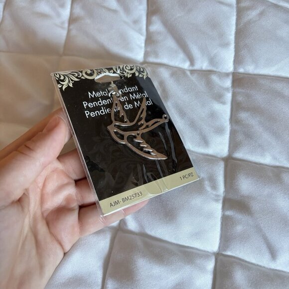 NEW BLUE MOON BEADS Necklace Pendant Metal Bird Dove Silver Tone - Picture 2 of 5